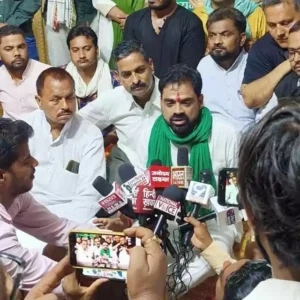 Read more about the article भारतीय किसान मजदूर यूनियन दशहरी संगठन के नेतृत्व में किसानो की विभिन्न समस्याओं के समाधान हेतु लखनऊ जनपद में  चल रहे धरने व किसान पंचायतो के आयोजन के सम्बन्ध में .